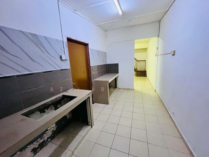 Rumah Teres 2 Tingkat untuk Dijual di Taman Melawati (Ulu Kelang) - Azli Ibrahim - Kitchen - PropertyGuru.com.my