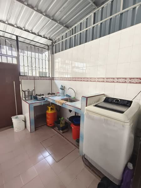 Rumah Teres 2 Tingkat untuk Dijual di Taman Sri Putri (Skudai) - Finn Aw - Kitchen - PropertyGuru.com.my