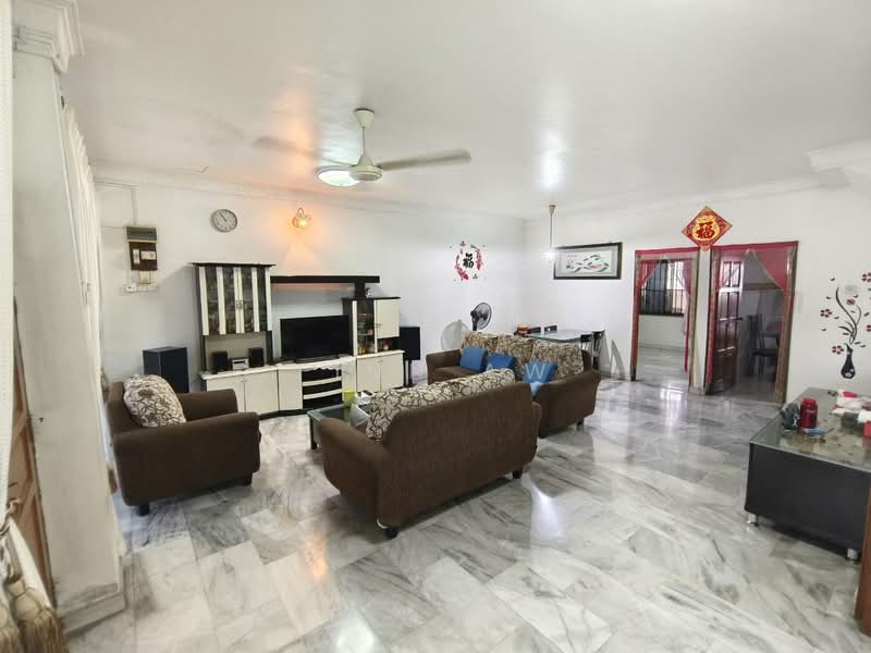 Rumah Teres 2 Tingkat untuk Dijual di Taman Sri Putri (Skudai) - Finn Aw - Living Room - PropertyGuru.com.my