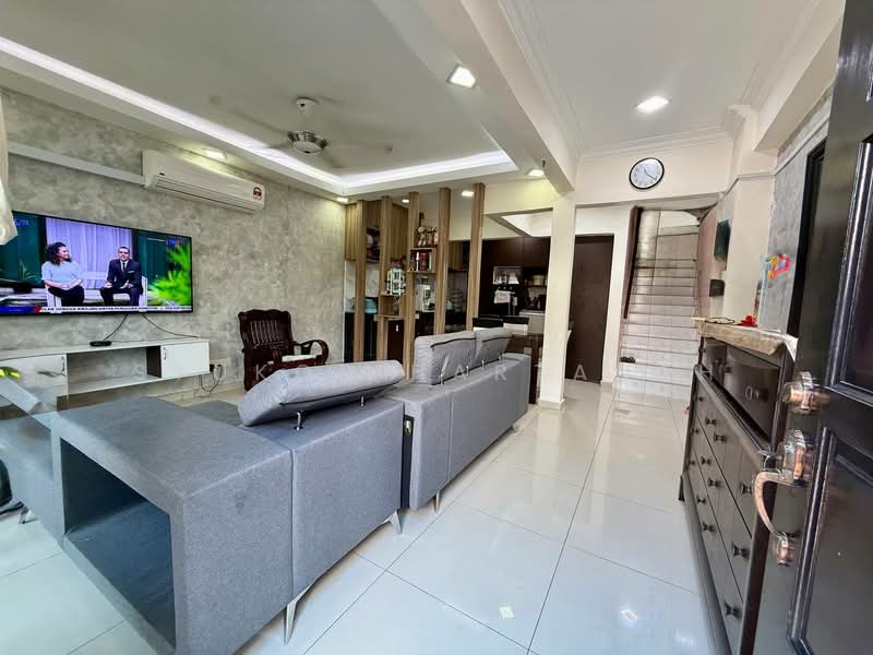 3-storey Terraced House for Sale in Batu Caves (Selangor) - Syukor Hartanah - Living Room - PropertyGuru.com.my