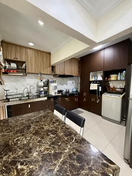 3-storey Terraced House for Sale in Batu Caves (Selangor) - Syukor Hartanah - Kitchen - PropertyGuru.com.my