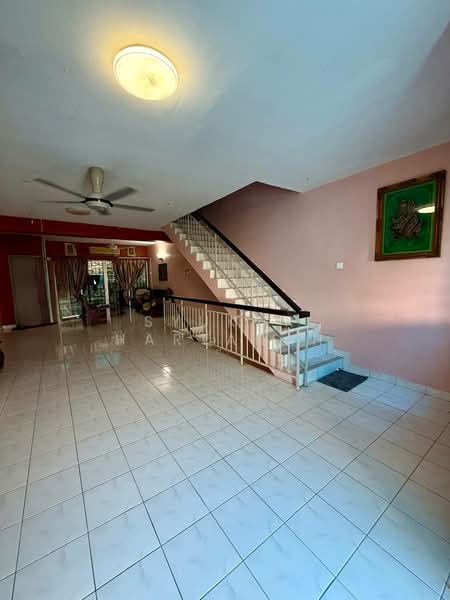 3-storey Terraced House for Sale in Batu Caves (Selangor) - Syukor Hartanah - Living Room - PropertyGuru.com.my