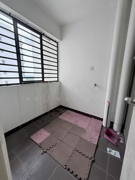 Apartment for Sale at Aliff Avenue (Dwi Alif) - Hui Hui Lim - Balcony - PropertyGuru.com.my