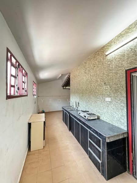 Rumah Berkembar untuk Dijual di Taman Merbok (Bukit Baru) - Yeong . - Kitchen - PropertyGuru.com.my