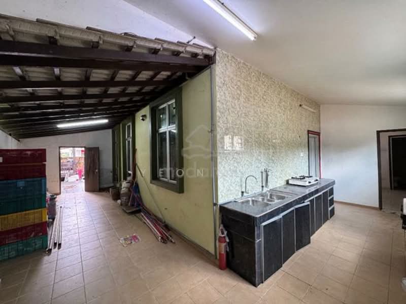 Rumah Berkembar untuk Dijual di Taman Merbok (Bukit Baru) - Yeong . - Kitchen - PropertyGuru.com.my