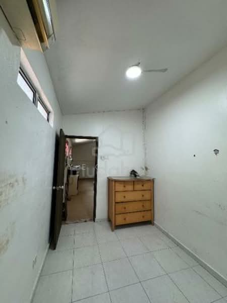 Rumah Berkembar untuk Dijual di Taman Merbok (Bukit Baru) - Yeong . - Interior - PropertyGuru.com.my