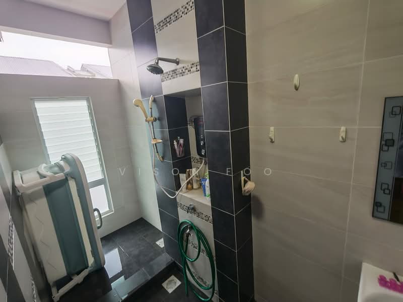 Townhouse for Rent in Taman Sutera Utama (Skudai) - Vison Foo - Bathroom - PropertyGuru.com.my