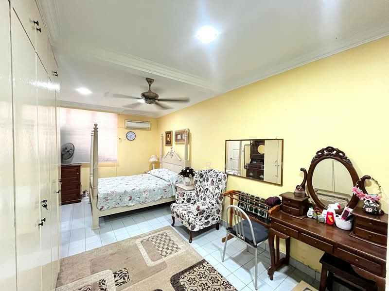 Rumah Teres 2 Tingkat untuk Dijual di Taman Keramat (Ulu Kelang) - Azli Ibrahim - Bedroom - PropertyGuru.com.my