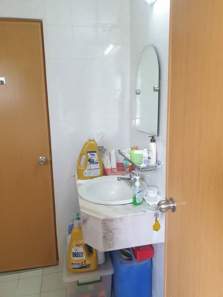 Apartment for Sale at Midah Heights Condominium - Yeong . - Bathroom - PropertyGuru.com.my