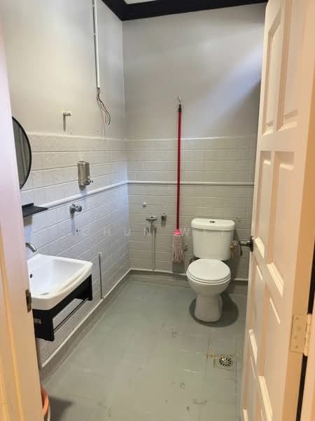 Kedai / Pejabat untuk Disewa di Taman Tun Dr Ismail (Kuala Lumpur) - Chun Wei - Bathroom - PropertyGuru.com.my