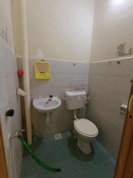 Terraced House for Sale in Pasir Gudang (Johor) - Finn Aw - Bathroom - PropertyGuru.com.my