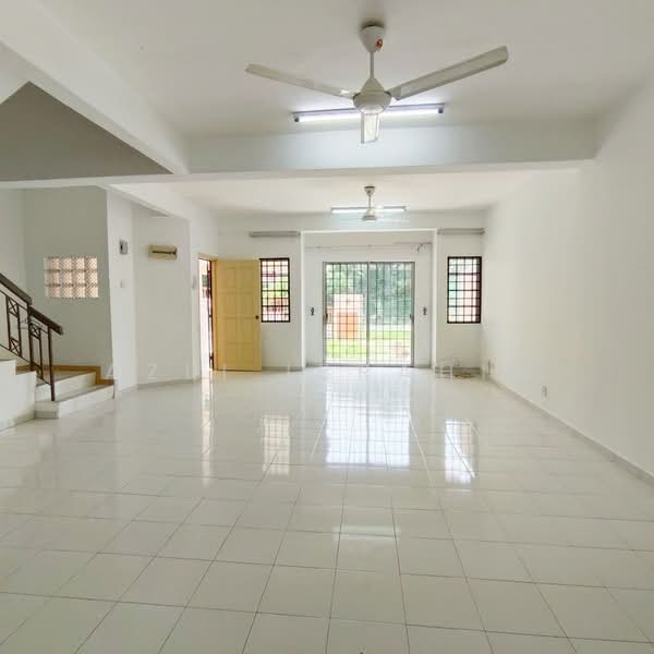Rumah Teres 2 Tingkat untuk Dijual di Taman Kajang Perdana (Kajang) - Azli Ibrahim - Living Room - PropertyGuru.com.my