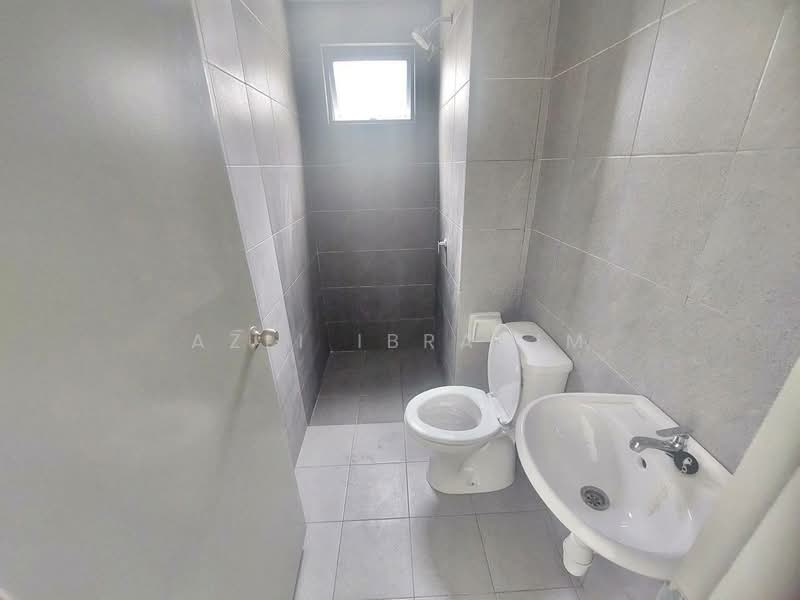 Service Residence for Sale at Flora Residency - Azli Ibrahim - Bathroom - PropertyGuru.com.my