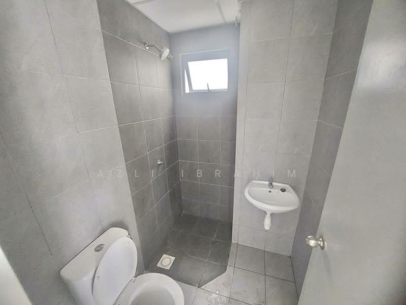 Service Residence for Sale at Flora Residency - Azli Ibrahim - Bathroom - PropertyGuru.com.my