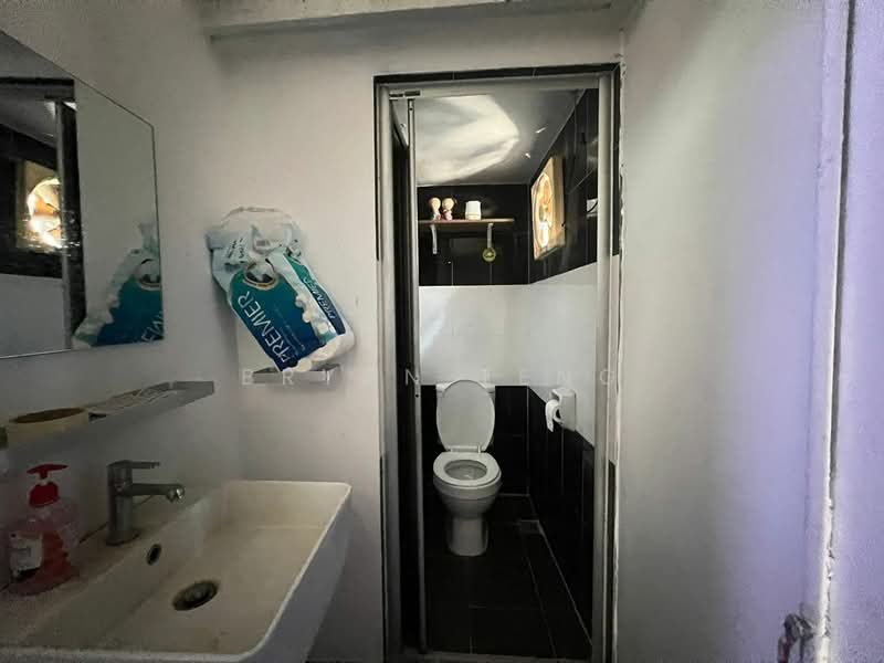Kedai untuk Dijual di George Town (Penang) - Bryan Teng - Bathroom - PropertyGuru.com.my