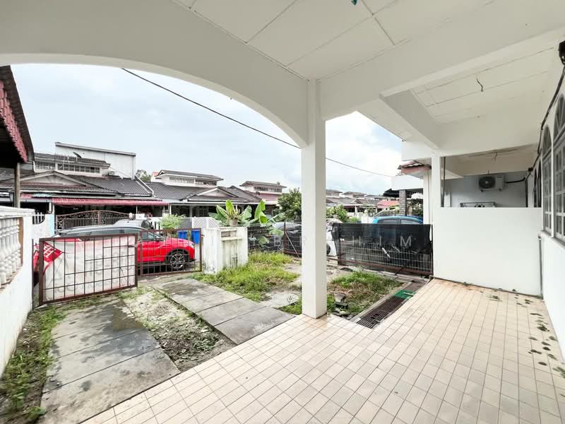 1-storey Terraced House for Sale in Taman Alam Megah (Shah Alam) - Azli Ibrahim - Exterior - PropertyGuru.com.my