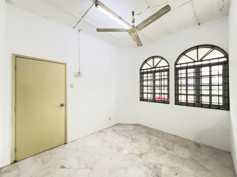 1-storey Terraced House for Sale in Taman Alam Megah (Shah Alam) - Azli Ibrahim - Interior - PropertyGuru.com.my