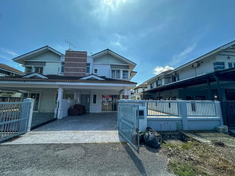 Semi-Detached House for Sale in Taman Tasik Semenyih (Semenyih) - Azli Ibrahim - Exterior - PropertyGuru.com.my