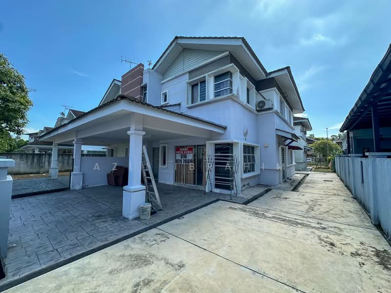 Semi-Detached House for Sale in Taman Tasik Semenyih (Semenyih) - Azli Ibrahim - Exterior - PropertyGuru.com.my