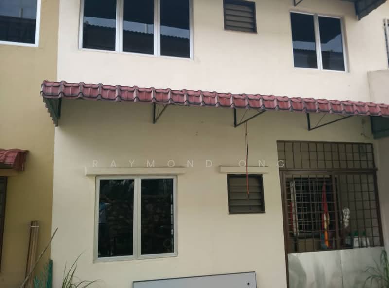 2-storey Terraced House for Sale in Bandar Putra Permai (Seri Kembangan) - Raymond Ong - Exterior - PropertyGuru.com.my