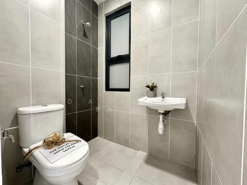 Condominium for Sale at IX Suria Residences - Mohd Aizat Saiful Bahri - Bathroom - PropertyGuru.com.my