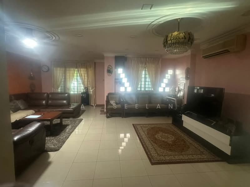 2-storey Terraced House for Sale in Shah Alam (Selangor) - Jay Seelan - Living Room - PropertyGuru.com.my