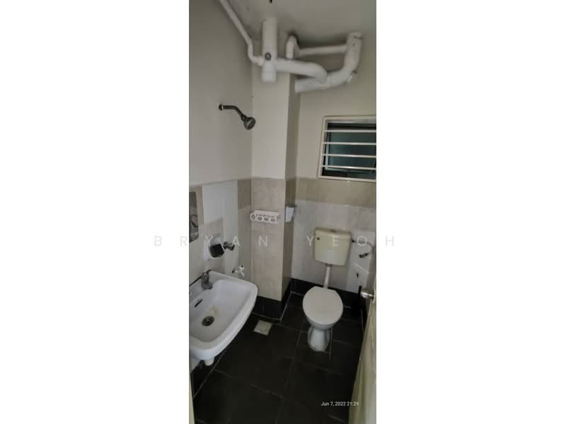 Pangsapuri untuk Dijual di Flora Damansara Apartment - Bryan Yeoh - Bathroom - PropertyGuru.com.my