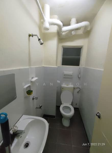 Pangsapuri untuk Dijual di Flora Damansara Apartment - Bryan Yeoh - Bathroom - PropertyGuru.com.my
