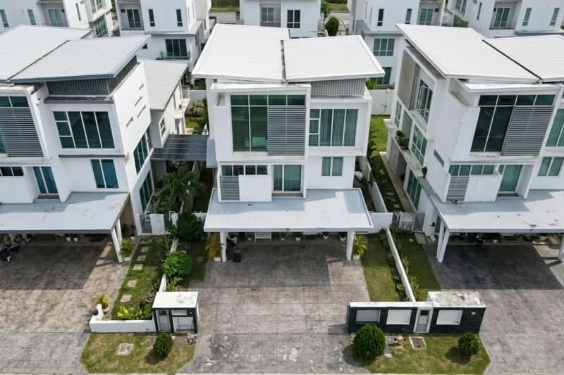 Bungalow for Sale in Cyberjaya (Selangor) - Eryna Sairy - PropertyGuru.com.my