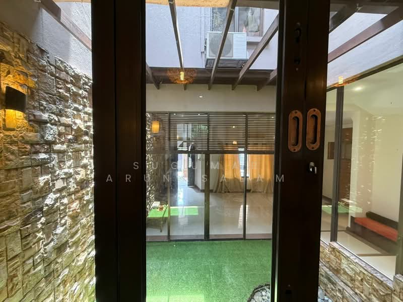 2-storey Terraced House for Sale in Bukit Jelutong (Shah Alam) - Sugumar Arunasalam - Entrance - PropertyGuru.com.my
