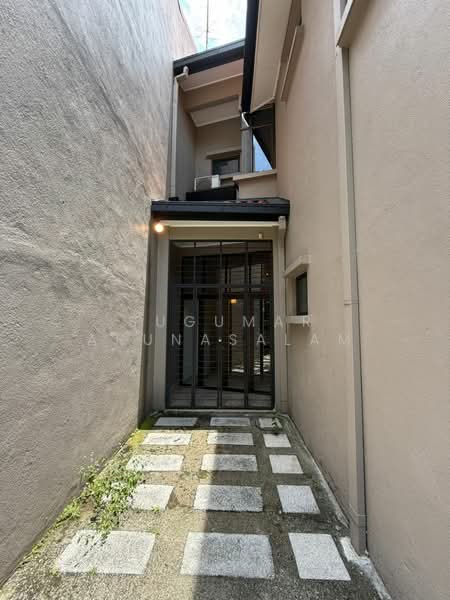 2-storey Terraced House for Sale in Bukit Jelutong (Shah Alam) - Sugumar Arunasalam - Exterior - PropertyGuru.com.my