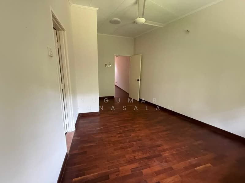 2-storey Terraced House for Sale in Bukit Jelutong (Shah Alam) - Sugumar Arunasalam - Corridor - PropertyGuru.com.my