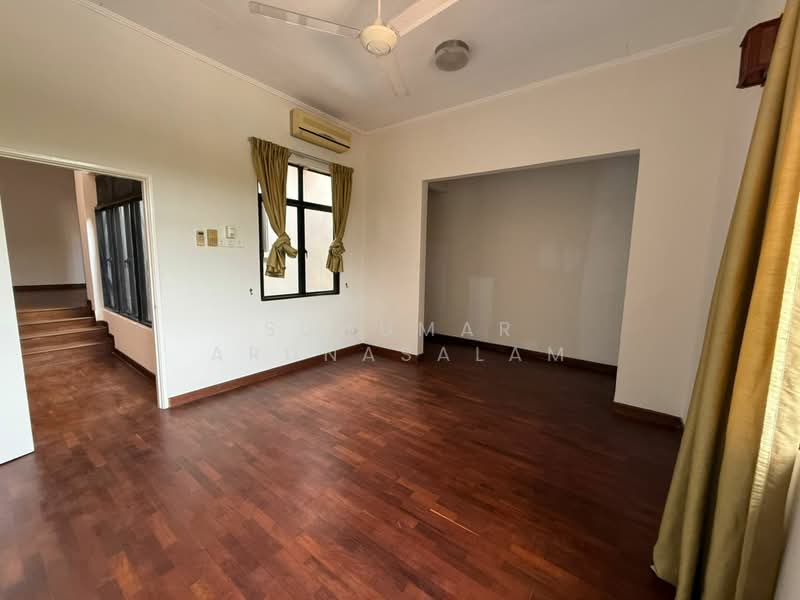 2-storey Terraced House for Sale in Bukit Jelutong (Shah Alam) - Sugumar Arunasalam - Living Room - PropertyGuru.com.my