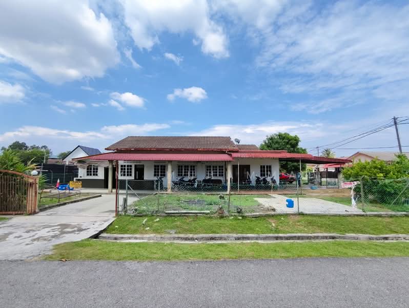 Bungalow for Sale in Kampung Bahagia Jiboi (Ampangan) - Ismi Muhammad - Exterior - PropertyGuru.com.my