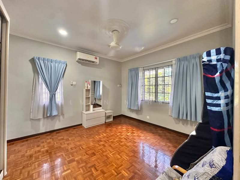 Bungalow for Sale in Seksyen 6 (Shah Alam) - Ilman Nahri - Bedroom - PropertyGuru.com.my