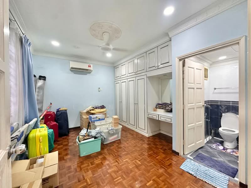 Bungalow for Sale in Seksyen 6 (Shah Alam) - Ilman Nahri - Bedroom - PropertyGuru.com.my