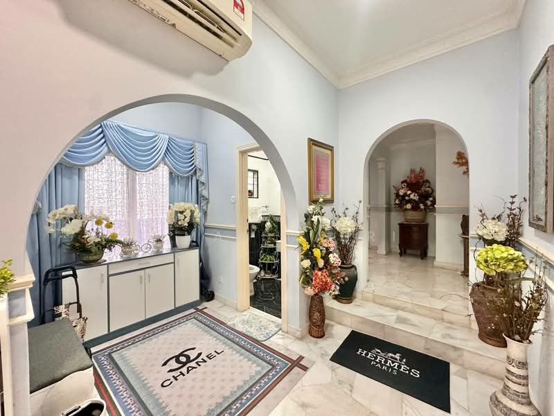 Bungalow for Sale in Seksyen 6 (Shah Alam) - Ilman Nahri - Entrance - PropertyGuru.com.my