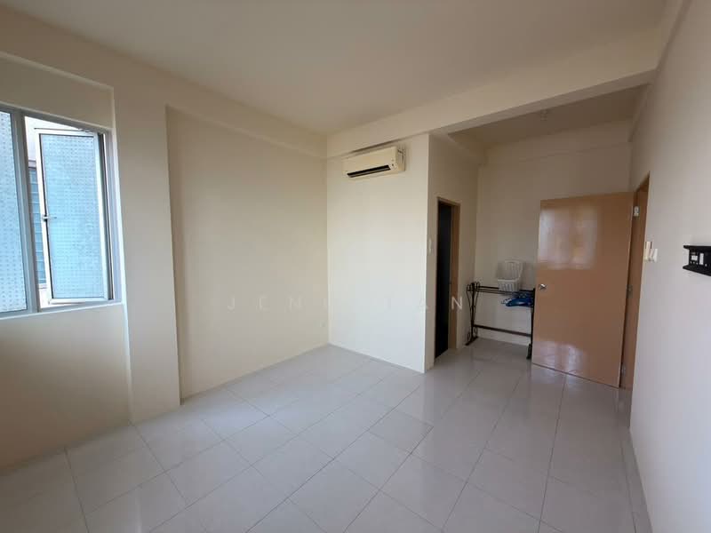 Pangsapuri untuk Disewa di Stutong Heights 3 - Jeno Tan - Interior - PropertyGuru.com.my