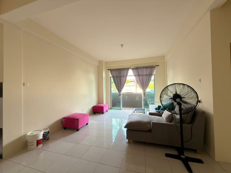 Pangsapuri untuk Disewa di Stutong Heights 3 - Jeno Tan - Living Room - PropertyGuru.com.my