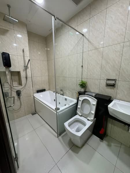 Service Residence for Rent at Paragon Suites @ CIQ - Lucas Lee - Bathroom - PropertyGuru.com.my