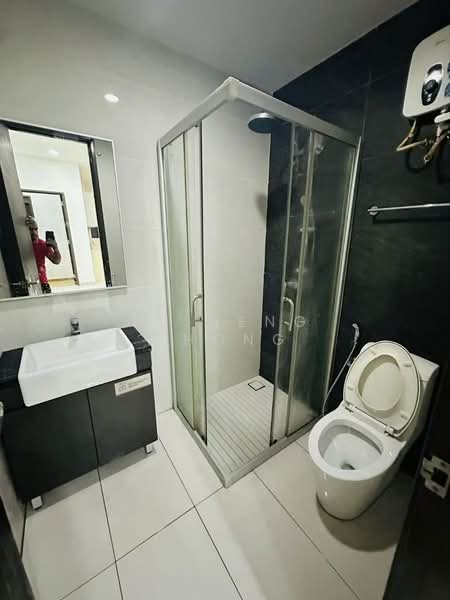 Condominium for Rent at Bay Point @ Country Garden Danga Bay - Fu Heng Chong - Bathroom - PropertyGuru.com.my