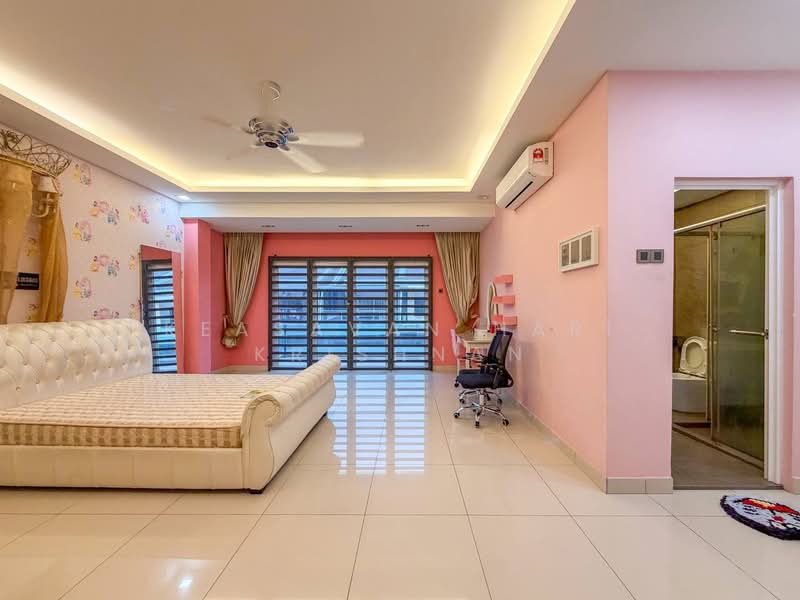 2.5-storey Terraced House for Sale in Taman Suria Tropika (Seri Kembangan) - Keasavan Hari Krishnan - PropertyGuru.com.my