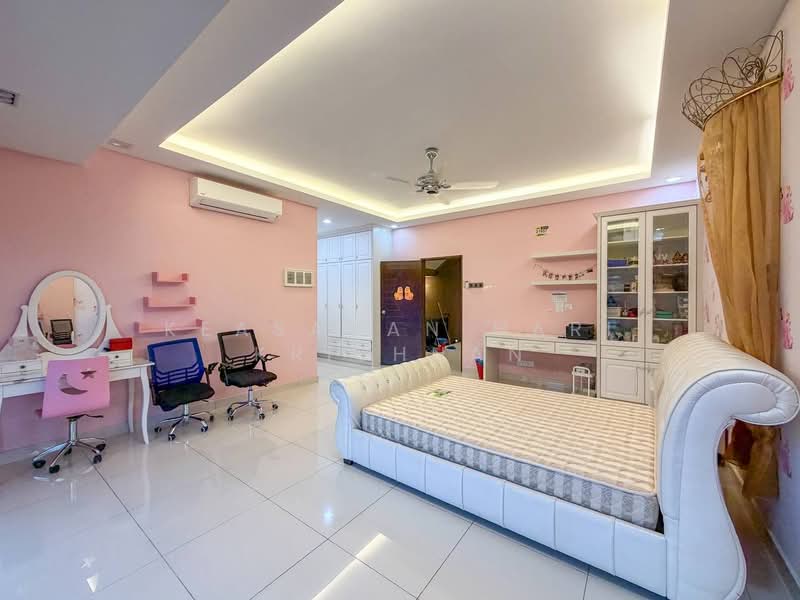 2.5-storey Terraced House for Sale in Taman Suria Tropika (Seri Kembangan) - Keasavan Hari Krishnan - PropertyGuru.com.my
