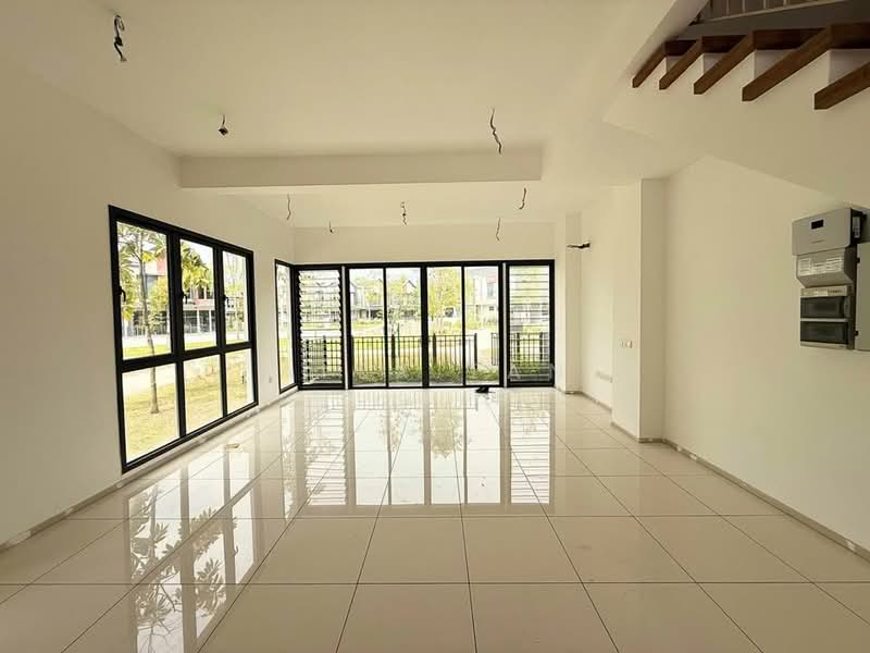 Rumah Teres 2 Tingkat untuk Dijual di Bandar Sri Sendayan (Negeri Sembilan) - Alex Tan - Living Room - PropertyGuru.com.my