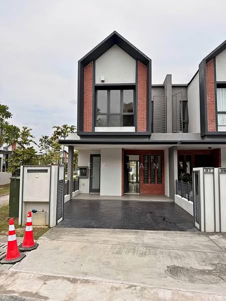 Rumah Teres 2 Tingkat untuk Dijual di Bandar Sri Sendayan (Negeri Sembilan) - Alex Tan - Exterior - PropertyGuru.com.my