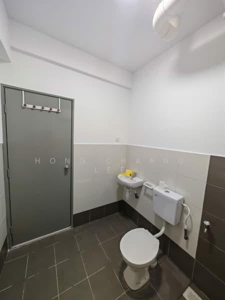 Flat for Rent at PANGSAPURI CENDERA 1 - Hong Charng Lee - Bathroom - PropertyGuru.com.my