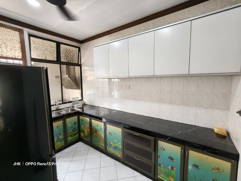 1.5-storey Terraced House for Sale in Taman Perling (Perling) - Richard Shai - Kitchen - PropertyGuru.com.my