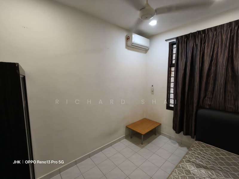 1.5-storey Terraced House for Sale in Taman Perling (Perling) - Richard Shai - Bedroom - PropertyGuru.com.my