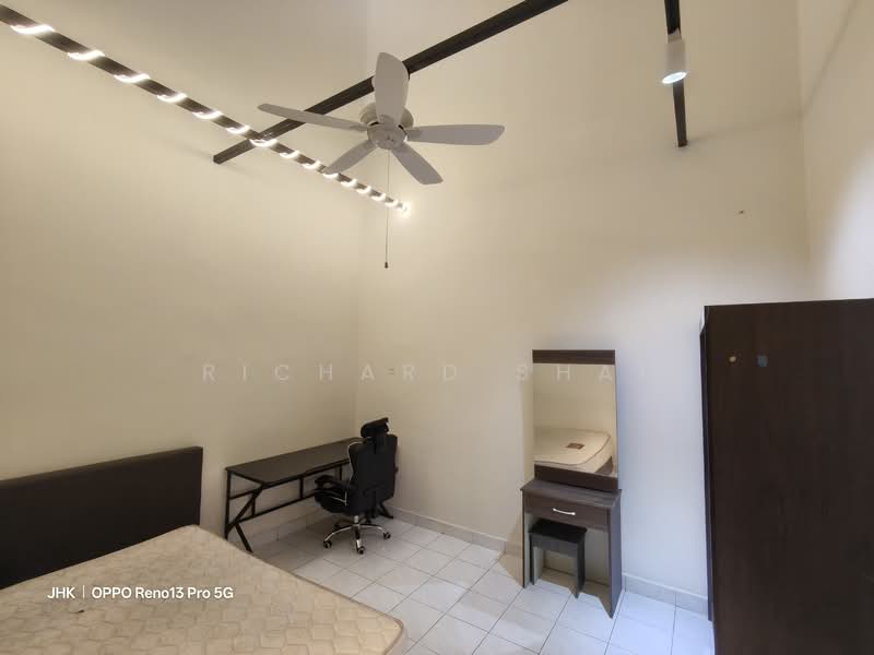 1.5-storey Terraced House for Sale in Taman Perling (Perling) - Richard Shai - Bedroom - PropertyGuru.com.my