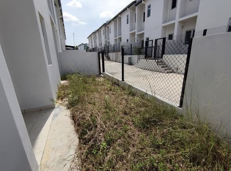 Rumah Teres 2 Tingkat untuk Dijual di Bandar Sri Sendayan (Negeri Sembilan) - Alex Tan - Exterior - PropertyGuru.com.my